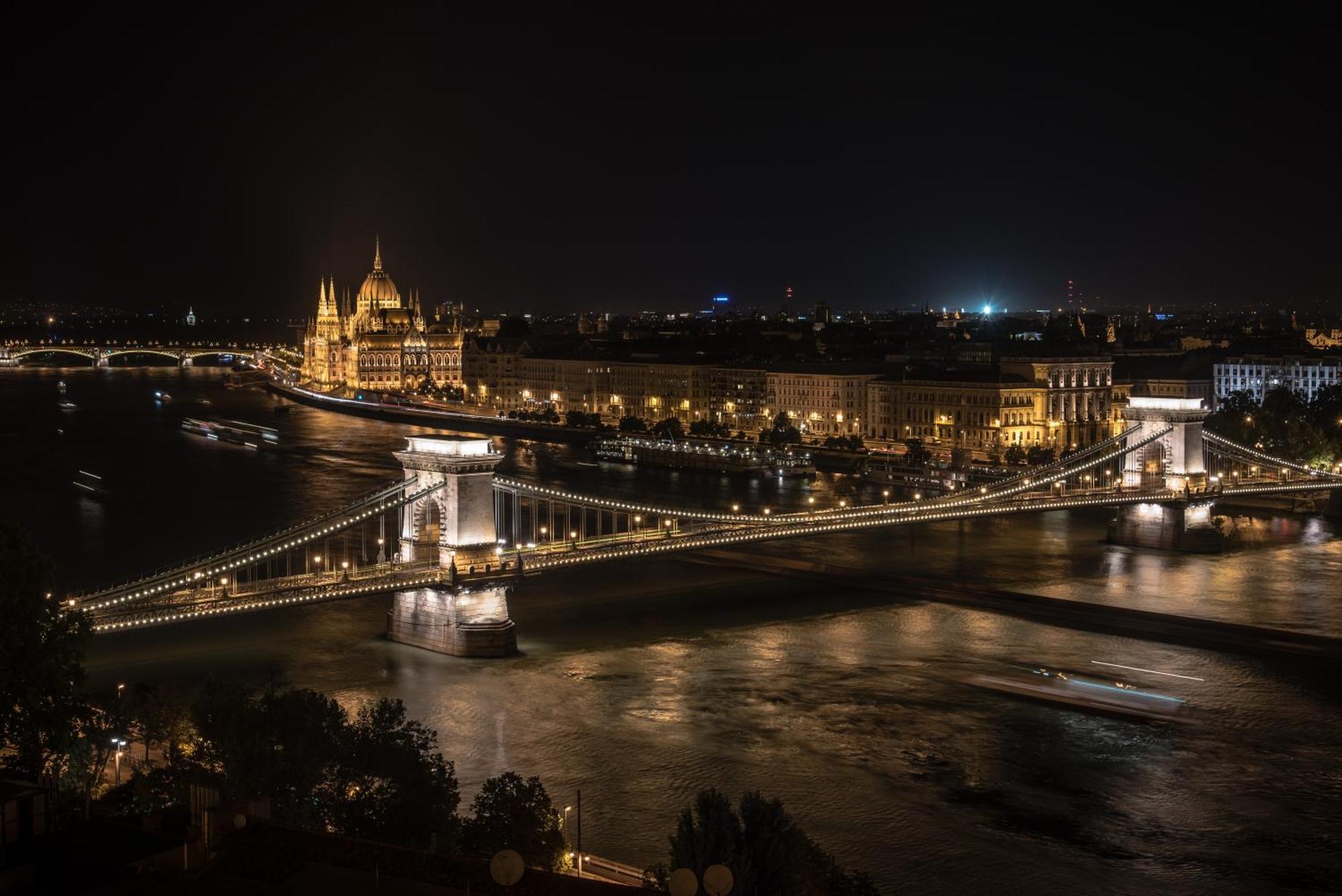 Apartment Bright Apartment In The Most Beautiful Street Of Budapest Vaci Street, Fashion Street