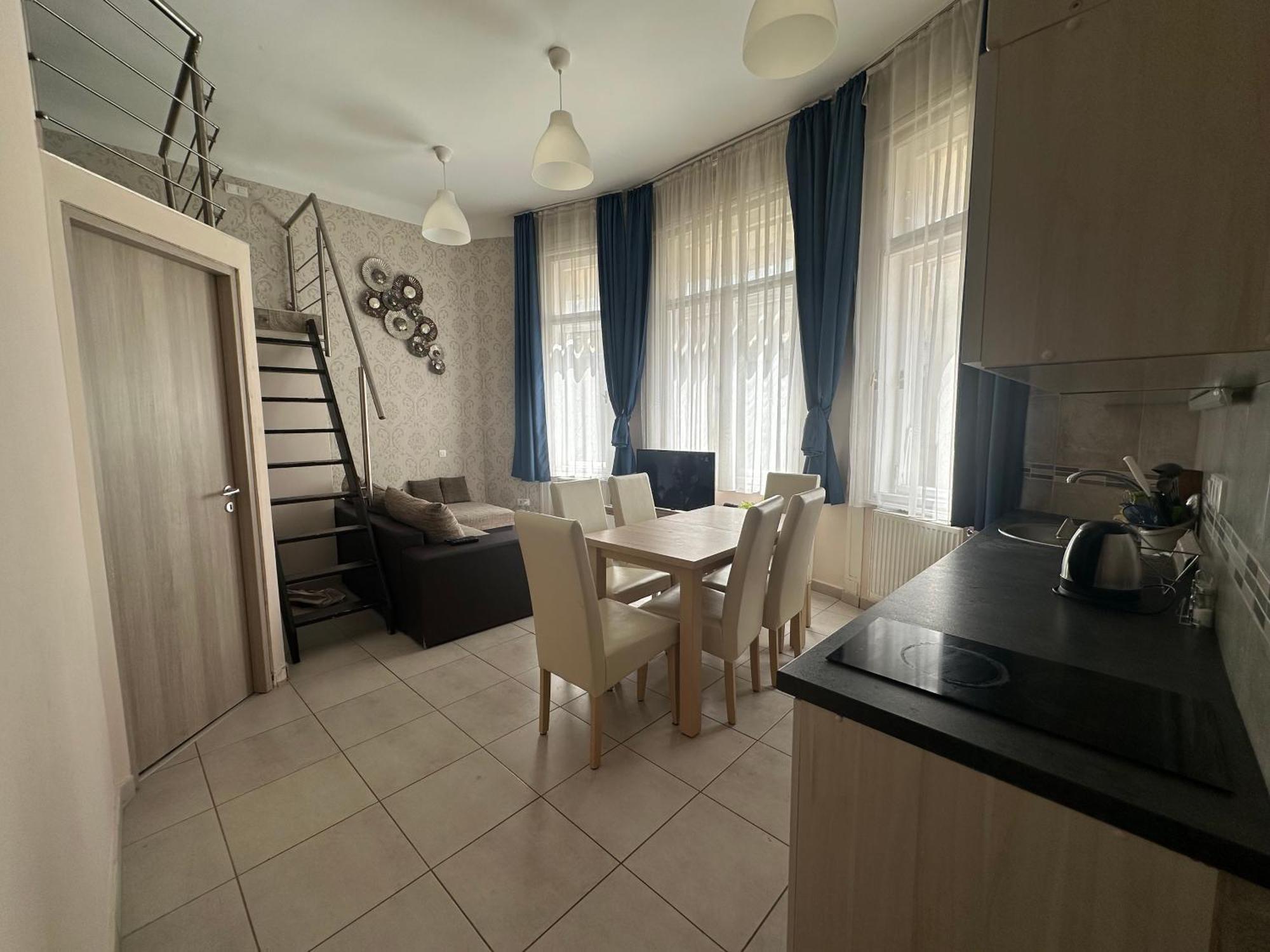 Apartment Bright Apartment In The Most Beautiful Street Of Budapest Vaci Street, Fashion Street *